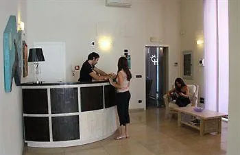 Central فندق